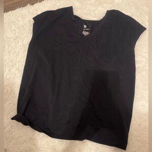 All in Motion Black V-Neck Short Sleeve Tee